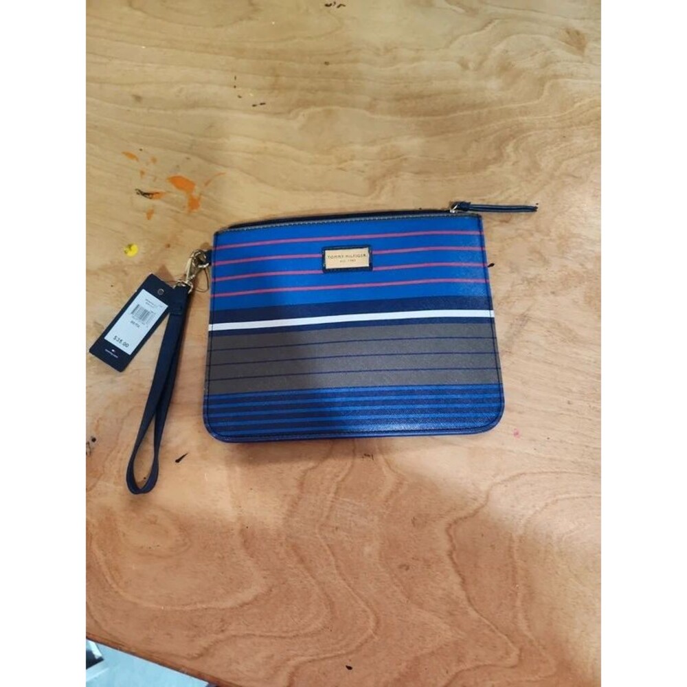 Tommy Hilfiger makeup bag NWT